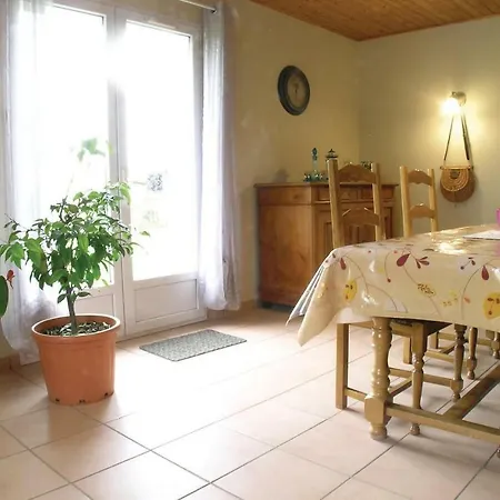 Three-bedroom Holiday In * Vairé