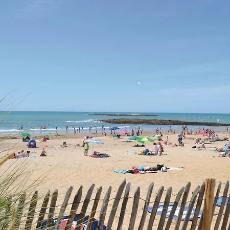 Three-bedroom Holiday In Casa vacanze