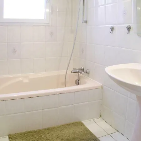 Three-bedroom Holiday In Casa vacanze Vairé